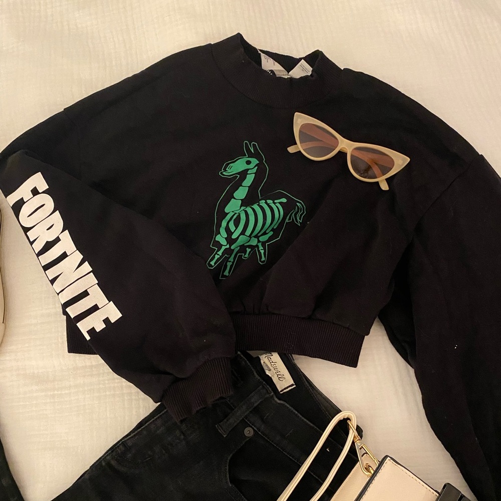 Black Cropped Fortnite Sweatshirt with Green Graphic